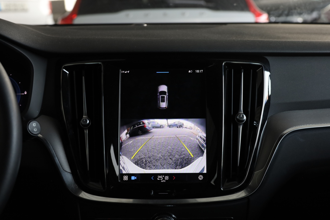 V60 T6 Hibrido Plug-in Plus Dark