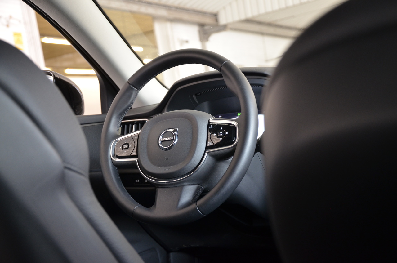 V60 T6 Hibrido Plug-in Plus Dark