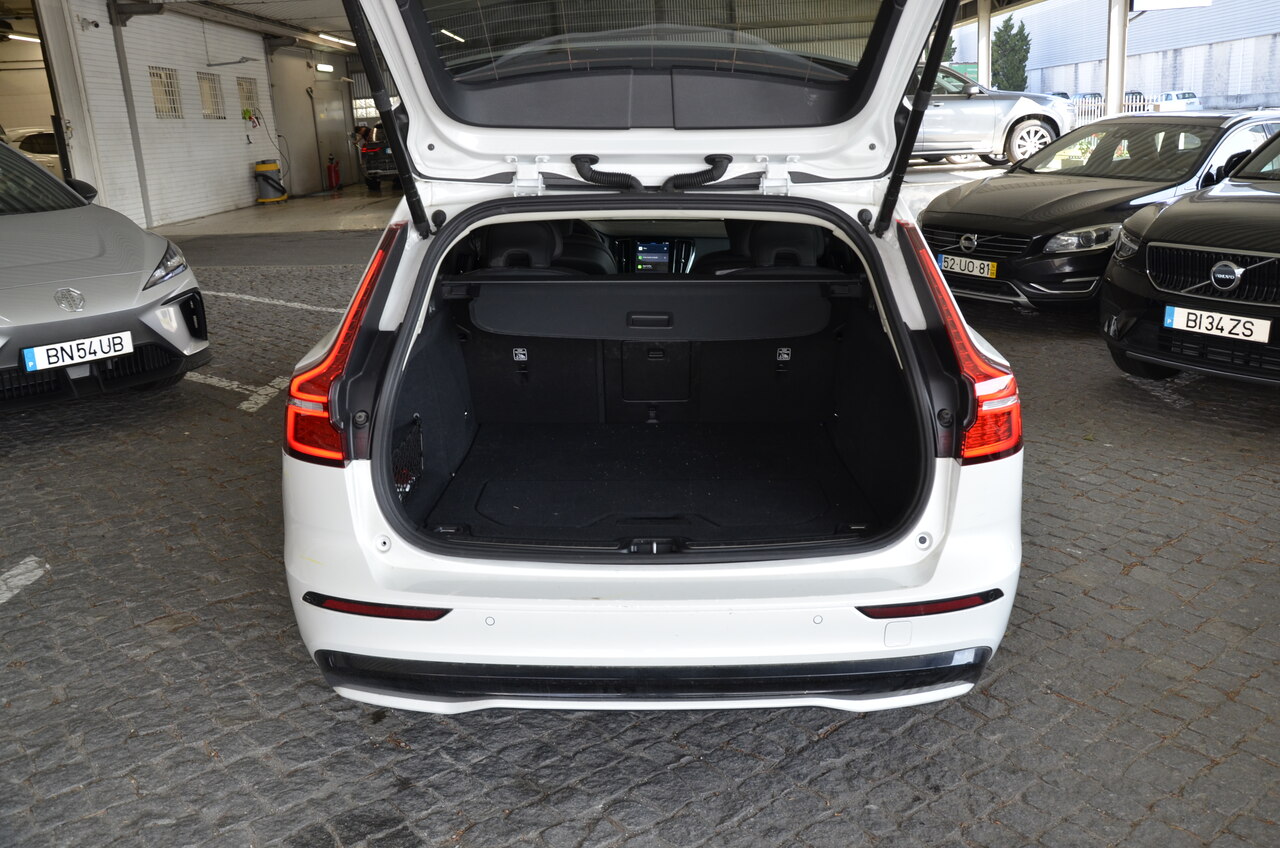 V60 T6 Hibrido Plug-in Plus Dark