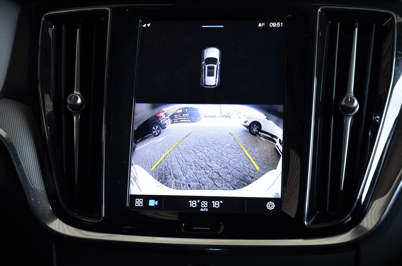 V60 T6 Hibrido Plug-in Plus Dark