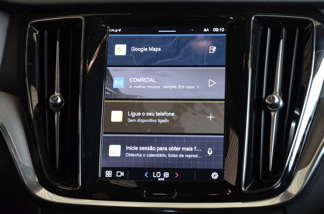 V60 T6 Hibrido Plug-in Plus Dark