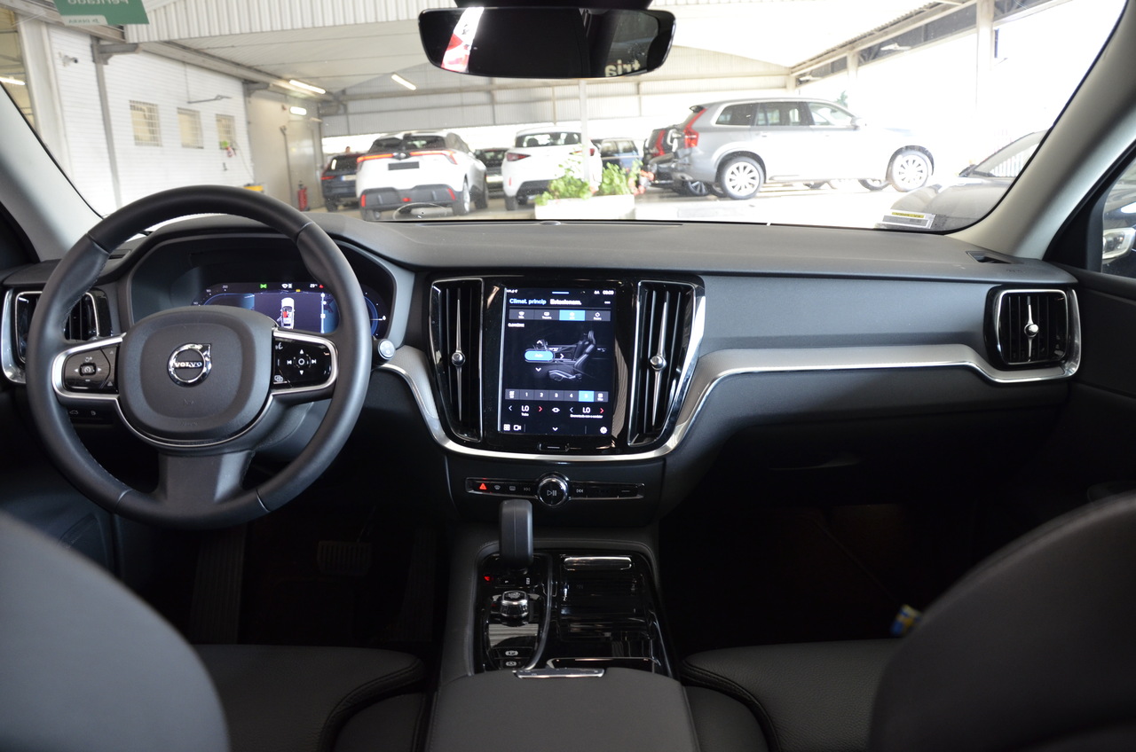 V60 T6 Hibrido Plug-in Plus Dark
