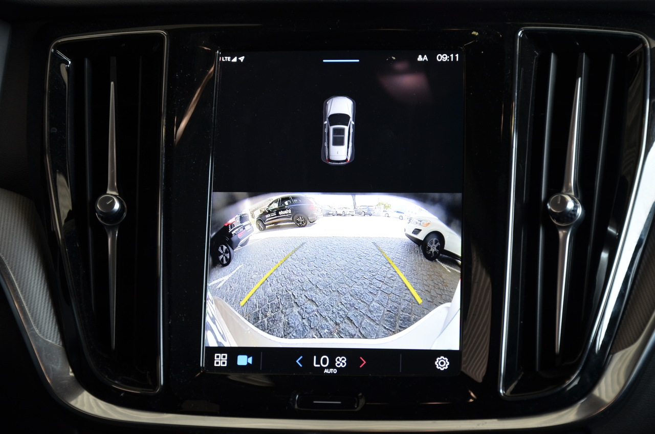 V60 T6 Hibrido Plug-in Plus Dark