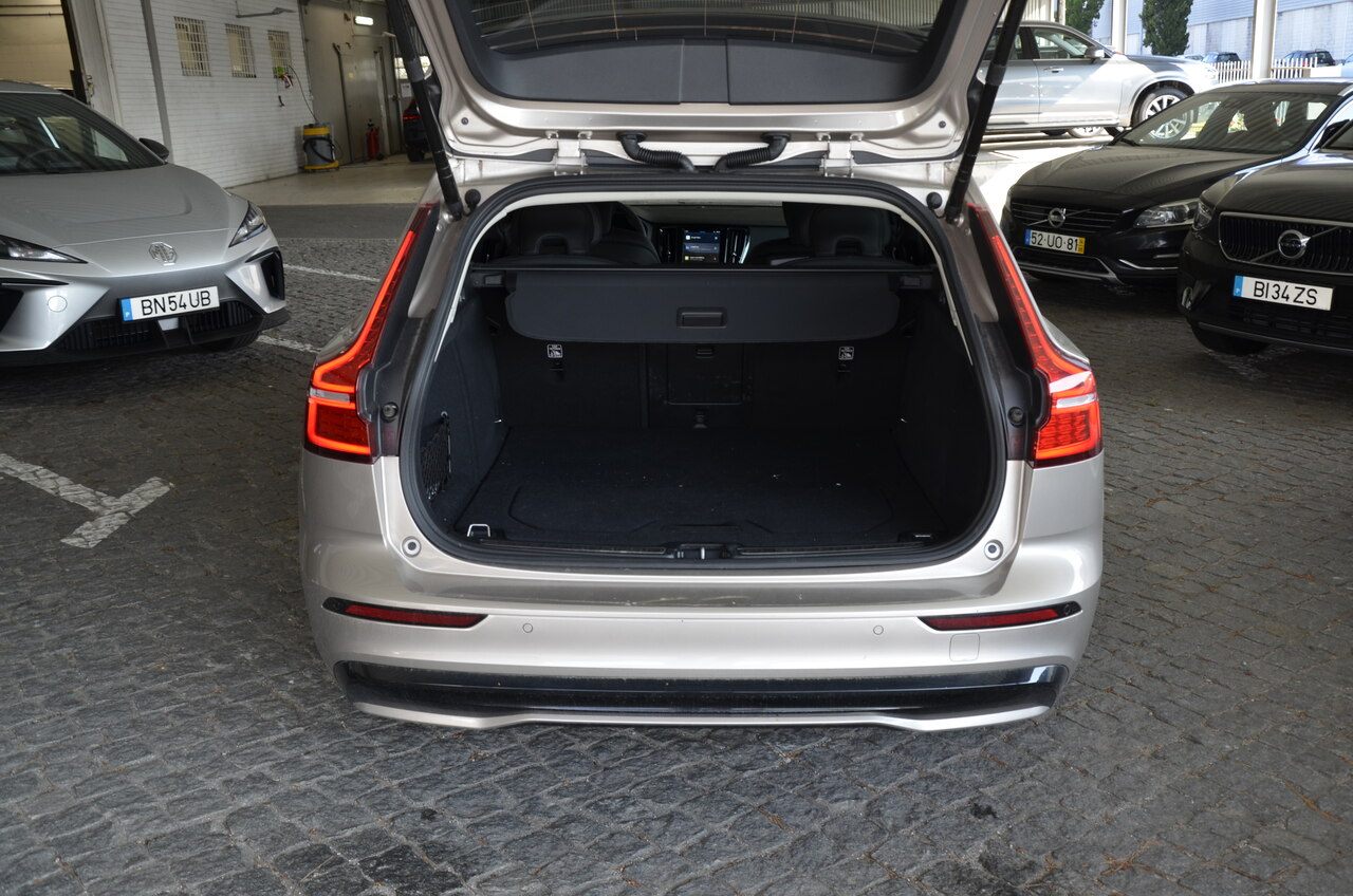 V60 T6 Hibrido Plug-in Plus Dark
