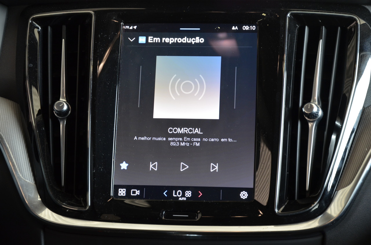 V60 T6 Hibrido Plug-in Plus Dark