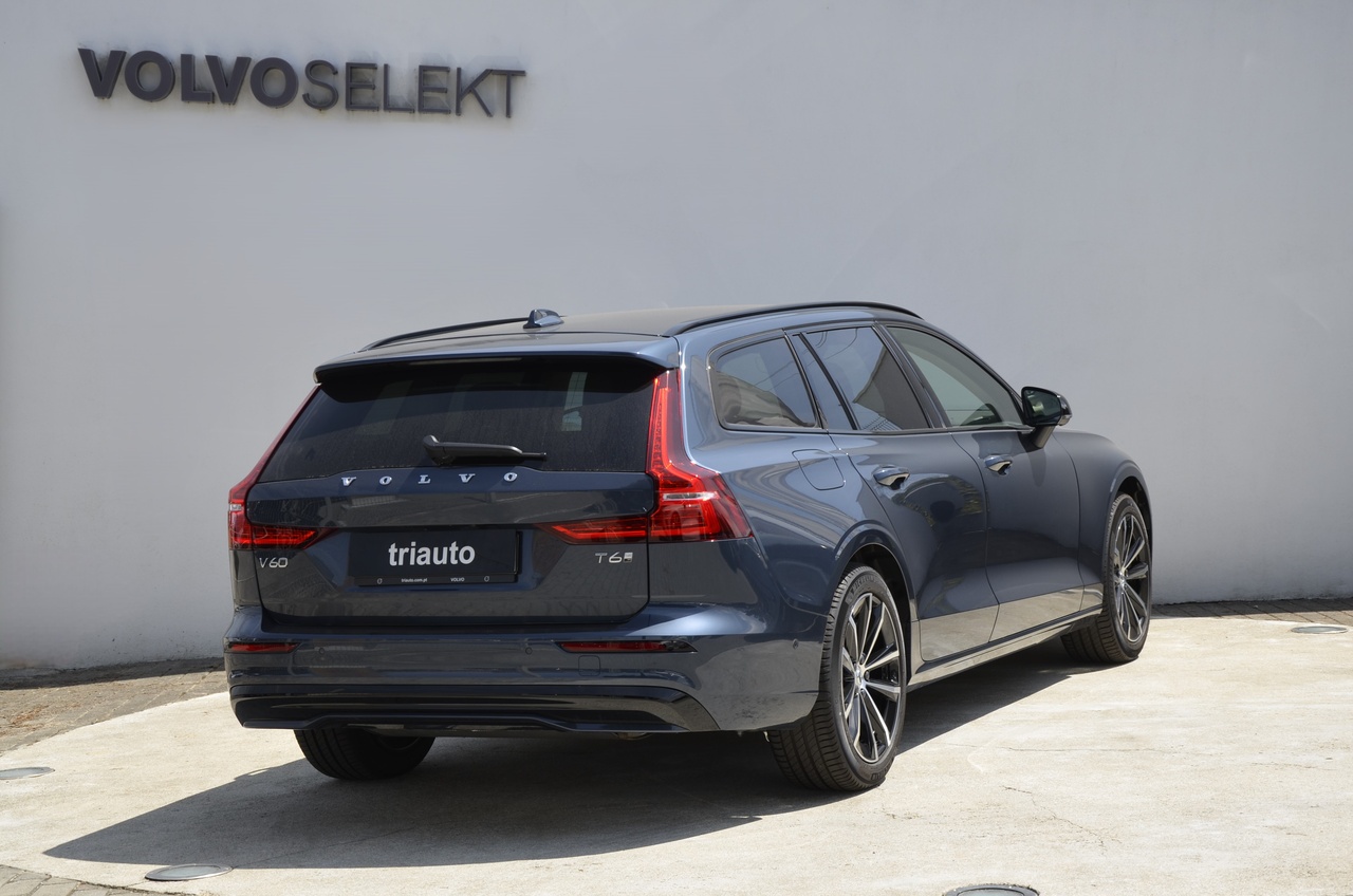 V60 T6 Hibrido Plug-in Plus Dark