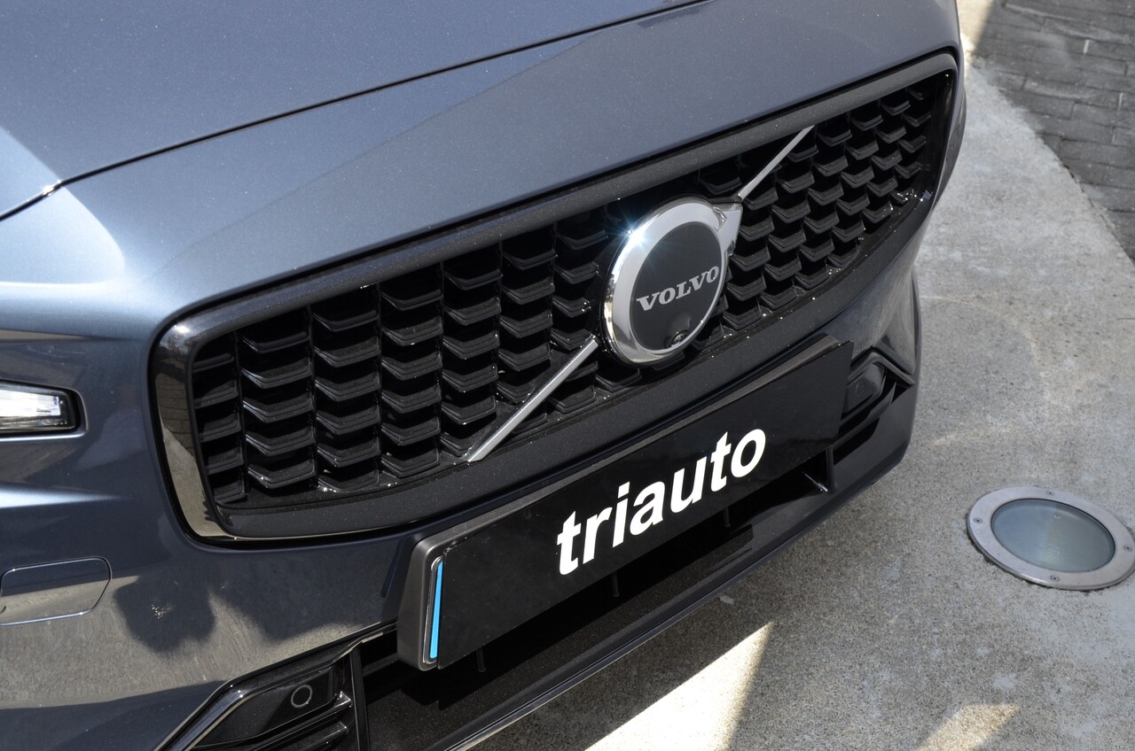 V60 T6 Hibrido Plug-in Plus Dark