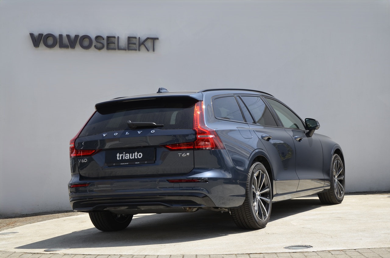V60 T6 Hibrido Plug-in Plus Dark