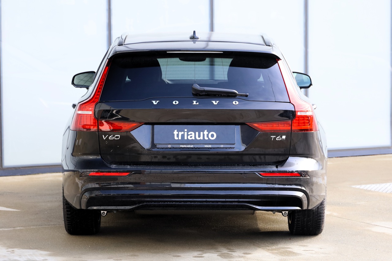 V60 T6 Hibrido Plug-in Plus Dark