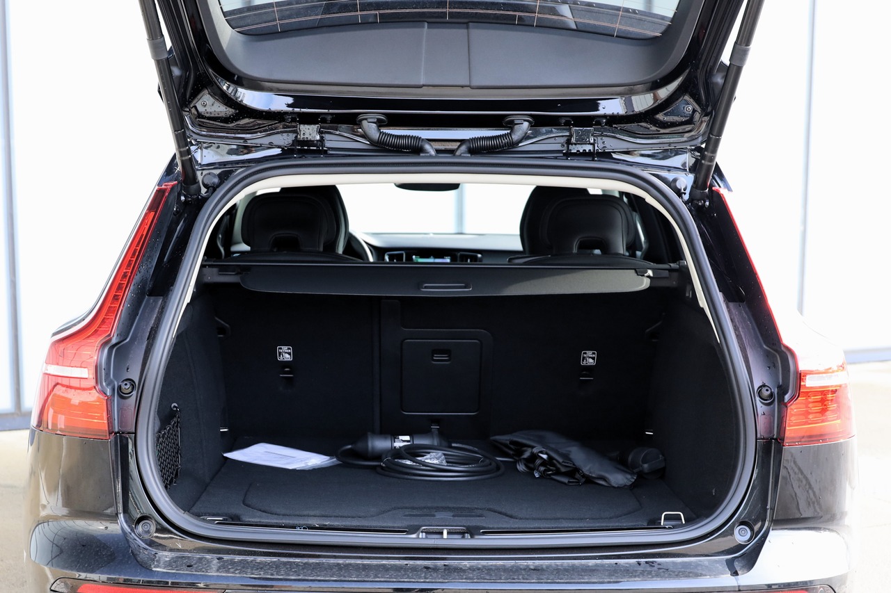 V60 T6 Hibrido Plug-in Plus Dark