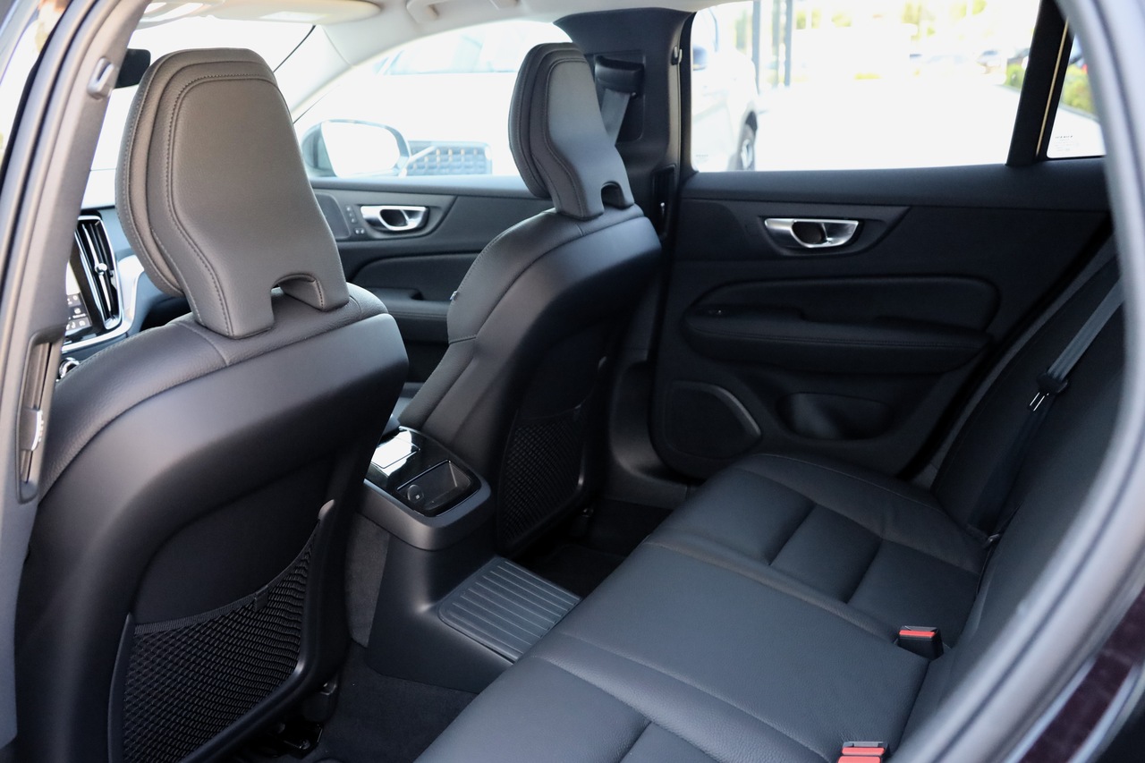 V60 T6 Hibrido Plug-in Plus Dark