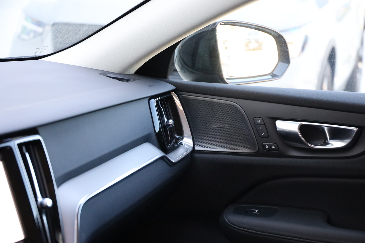 V60 T6 Hibrido Plug-in Plus Dark