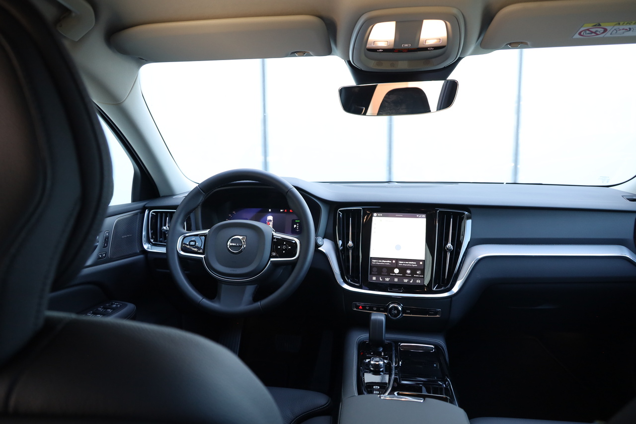 V60 T6 Hibrido Plug-in Plus Dark
