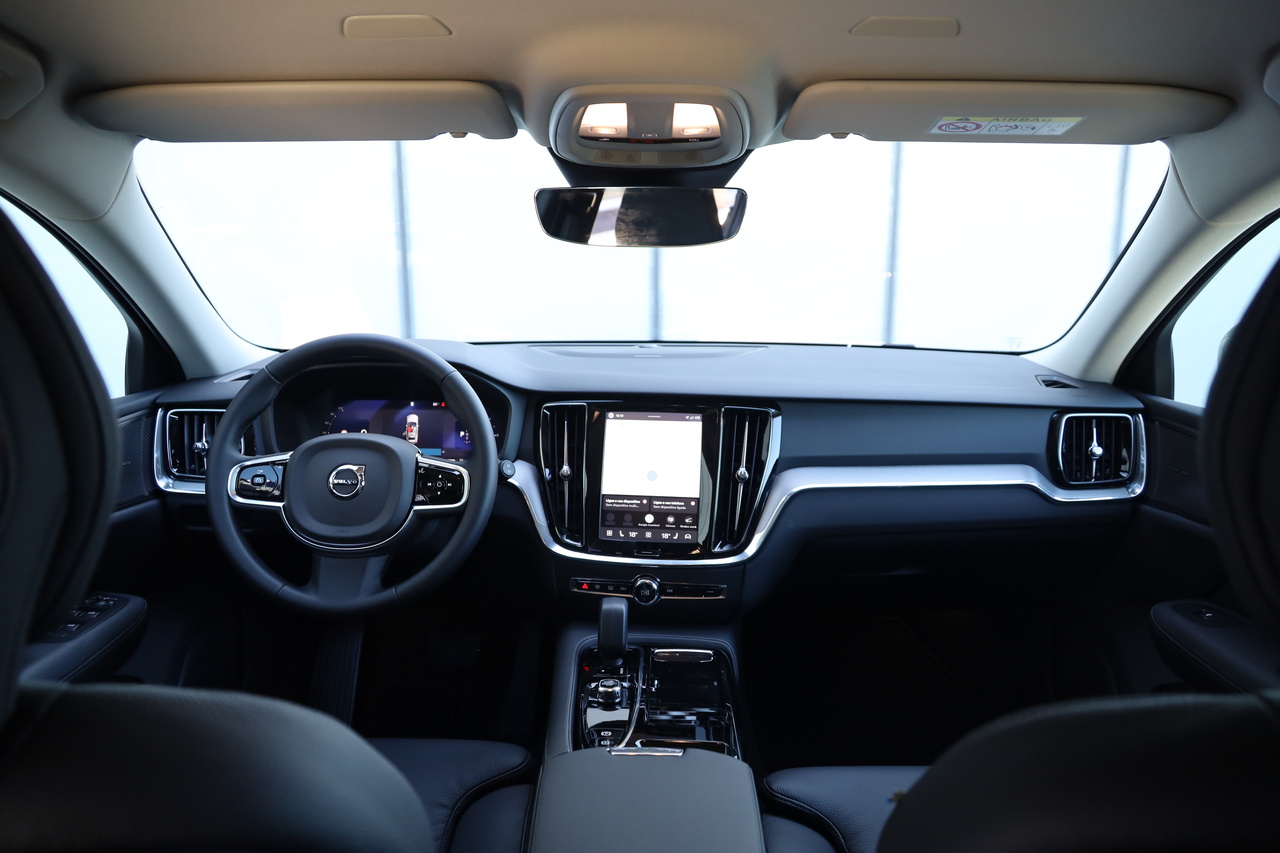 V60 T6 Hibrido Plug-in Plus Dark