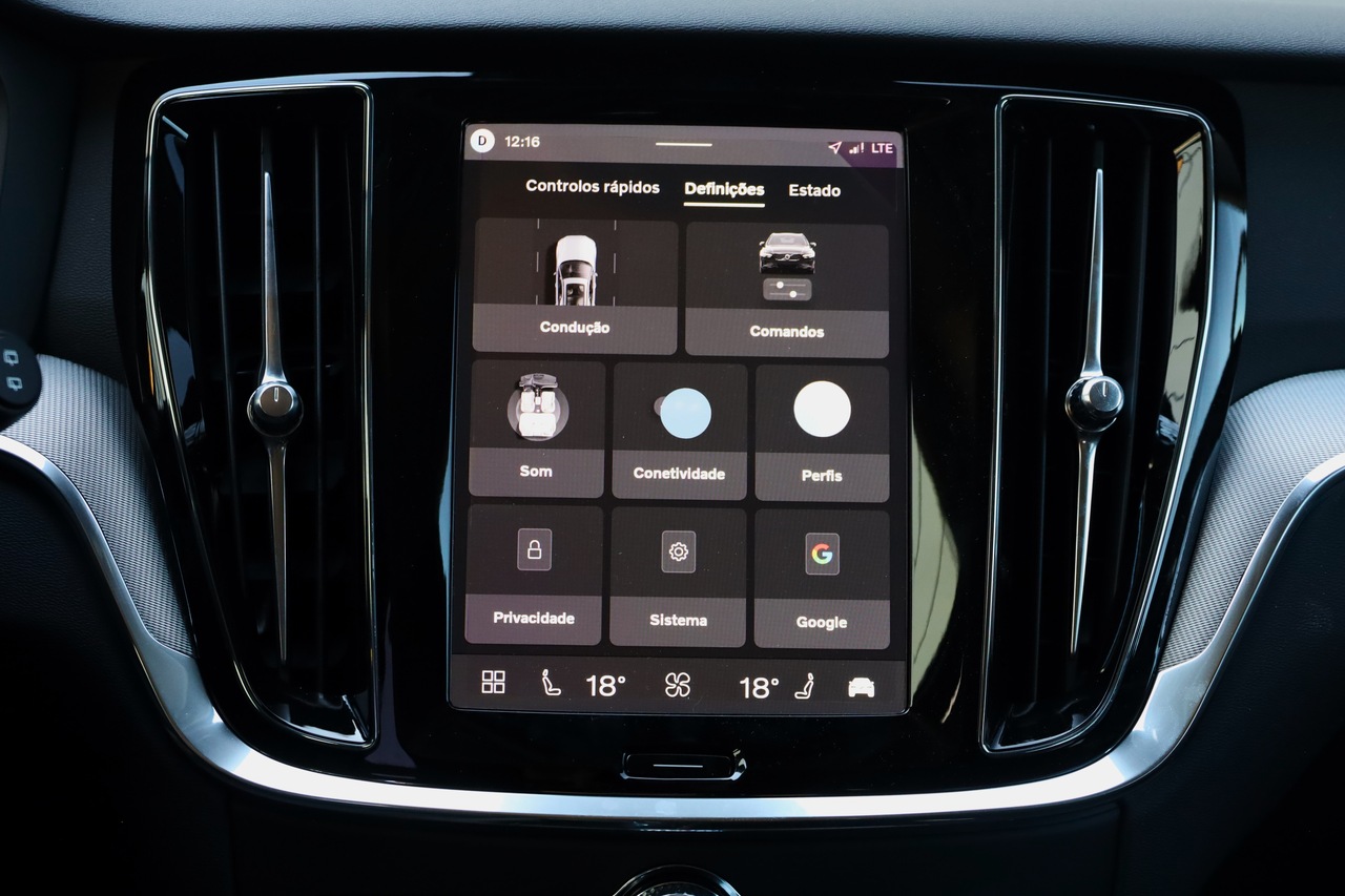 V60 T6 Hibrido Plug-in Plus Dark