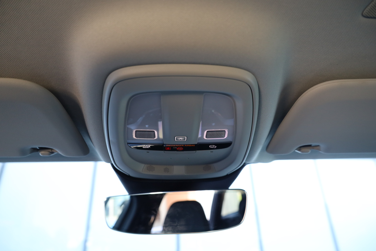 V60 T6 Hibrido Plug-in Plus Dark