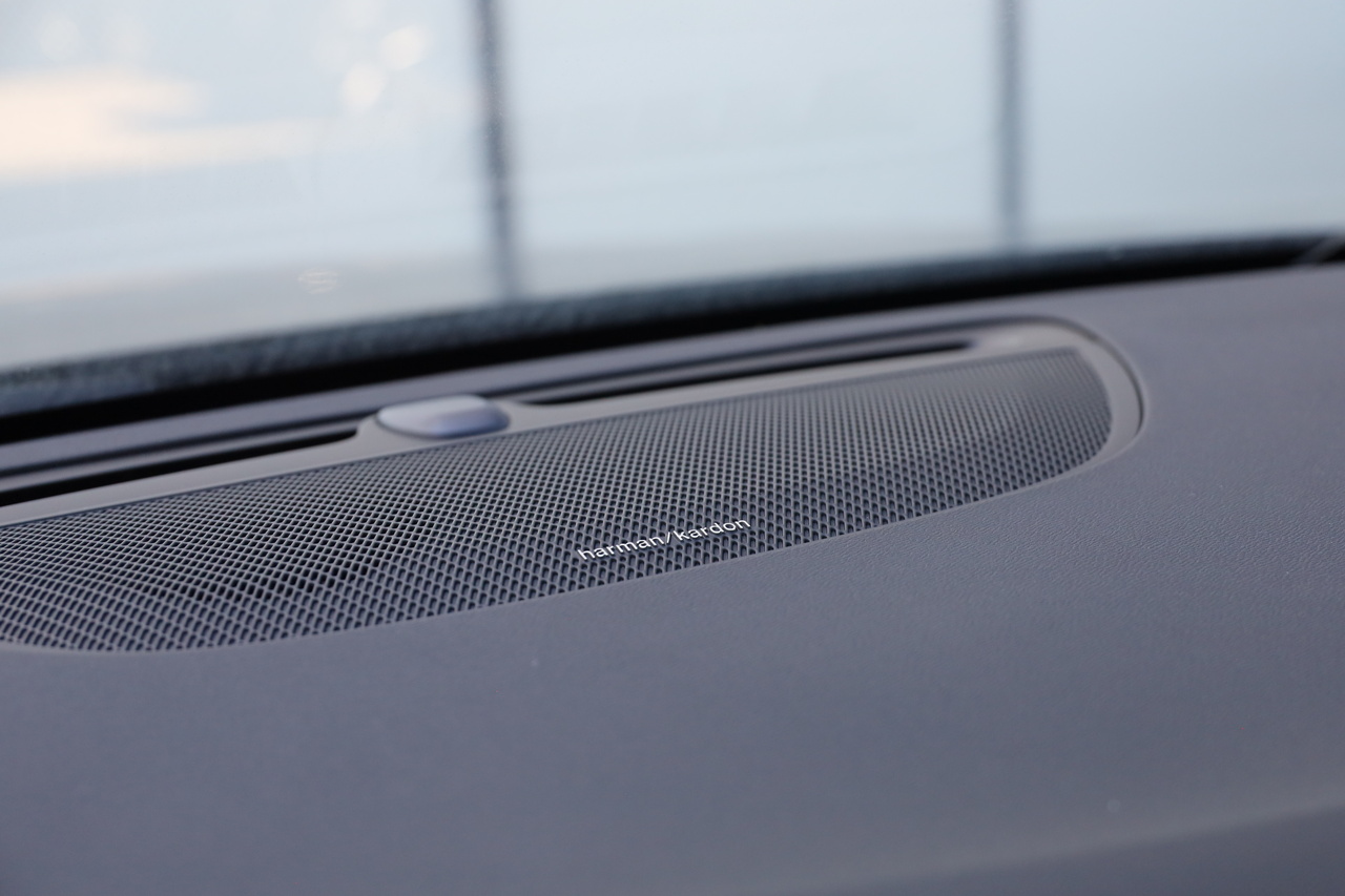 V60 T6 Hibrido Plug-in Plus Dark