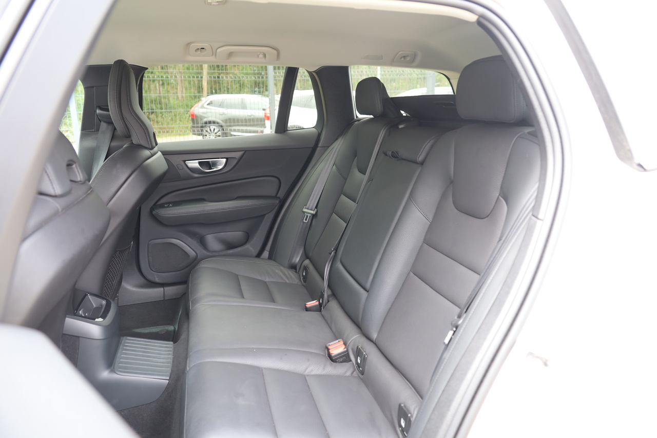 V60 T6 Hibrido Plug-in Plus Dark