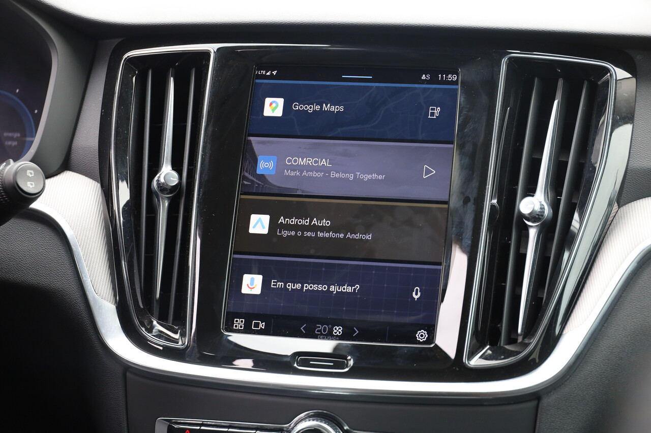 V60 T6 Hibrido Plug-in Plus Dark
