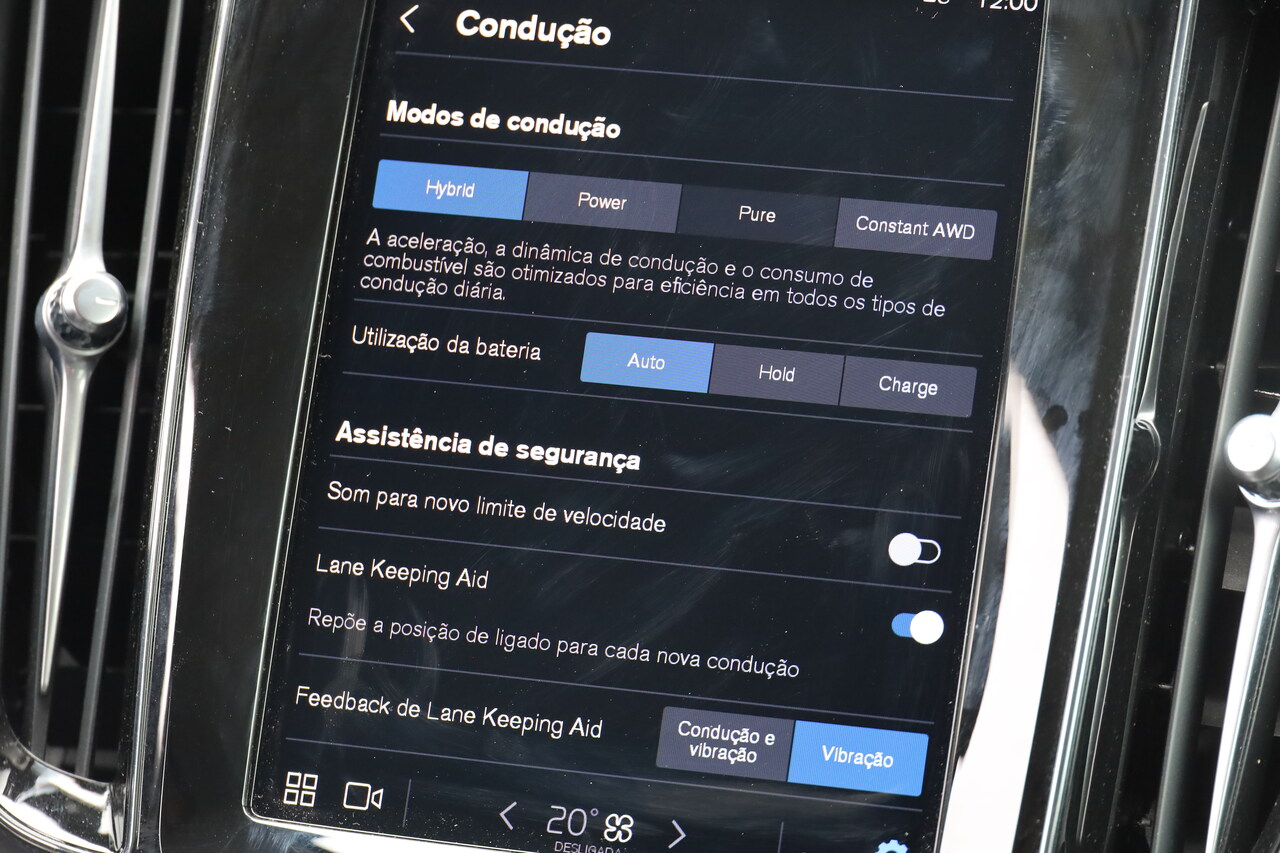 V60 T6 Hibrido Plug-in Plus Dark
