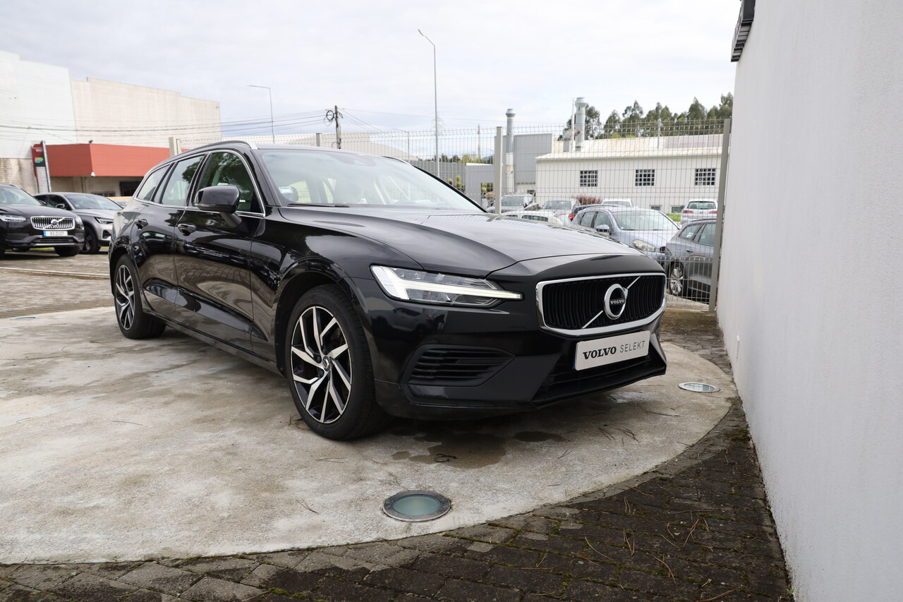 V60 T8 Hibrido Plug-in Momentum Plus Geart. AWD