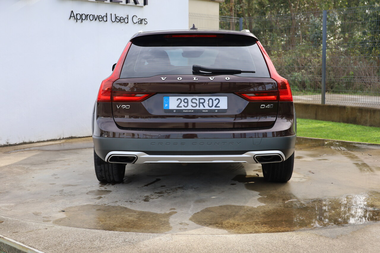 V90 Cross Country D4 Pro Geart.