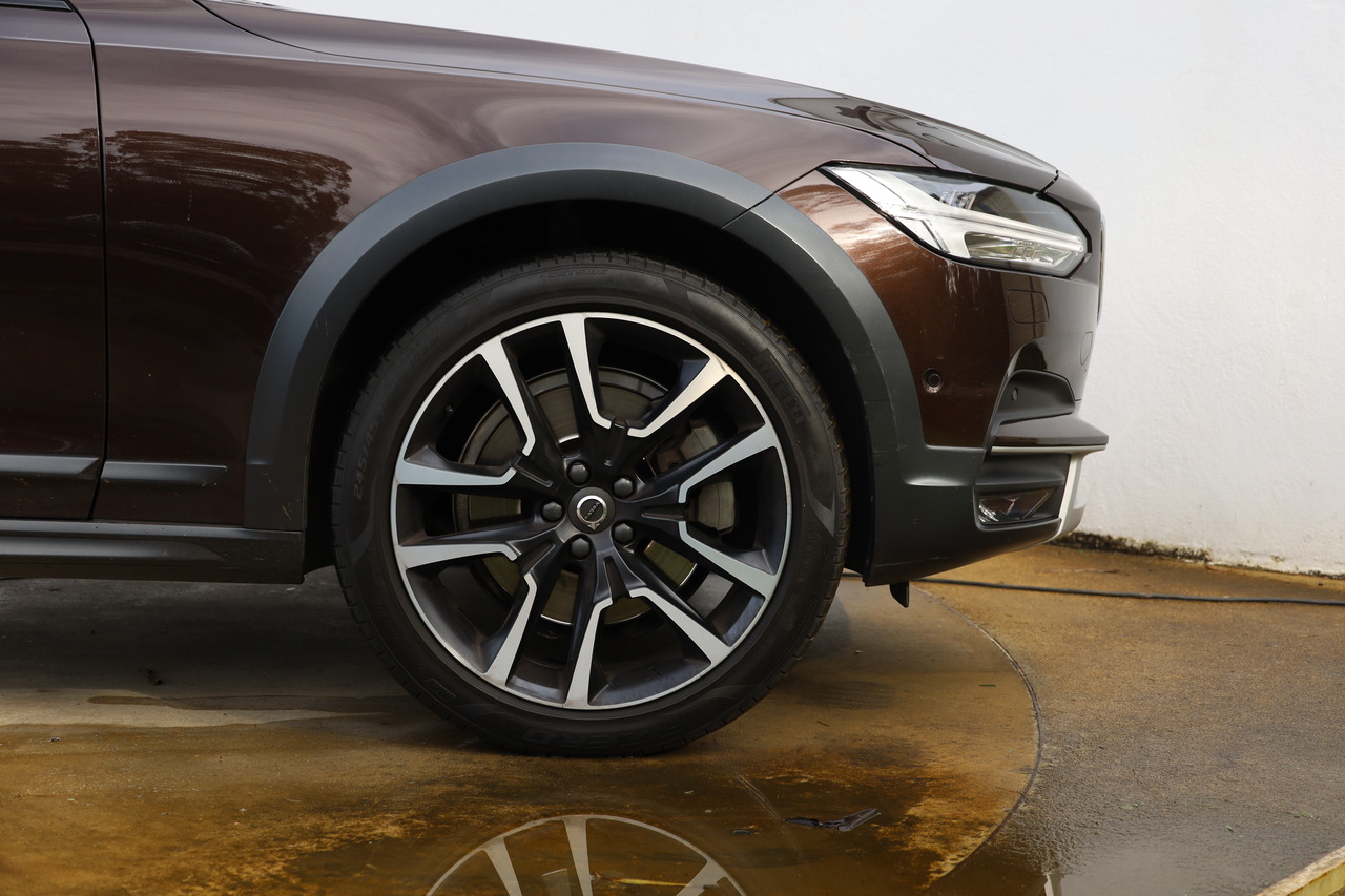 V90 Cross Country D4 Pro Geart.