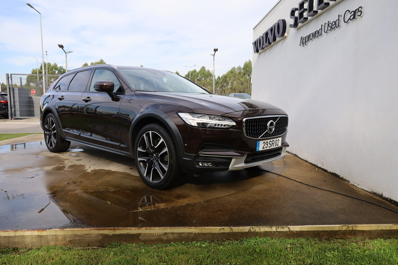 V90 Cross Country D4 Pro Geart.