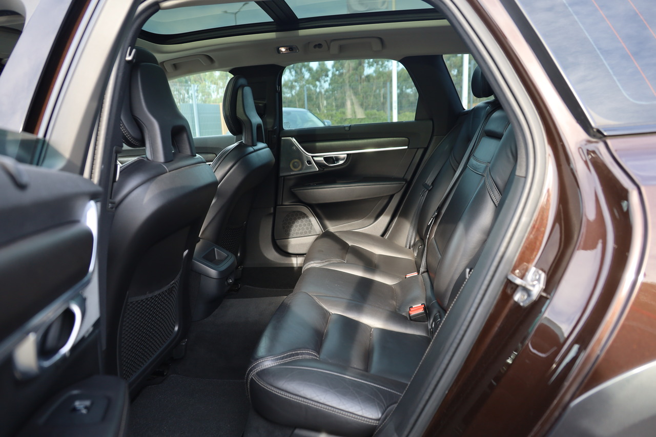 V90 Cross Country D4 Pro Geart.