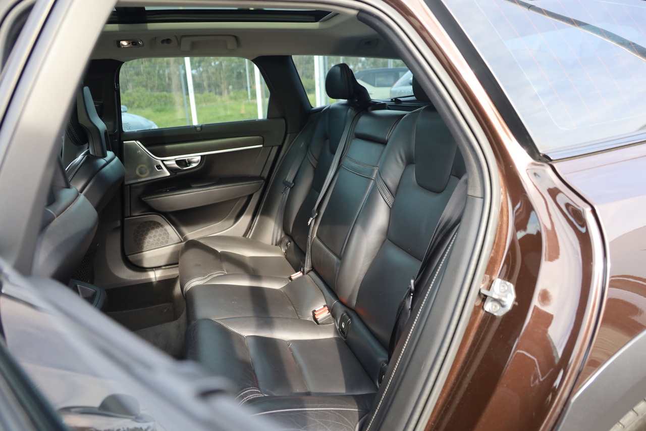 V90 Cross Country D4 Pro Geart.