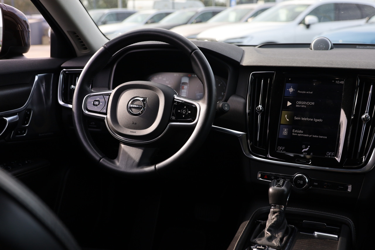 V90 Cross Country D4 Pro Geart.