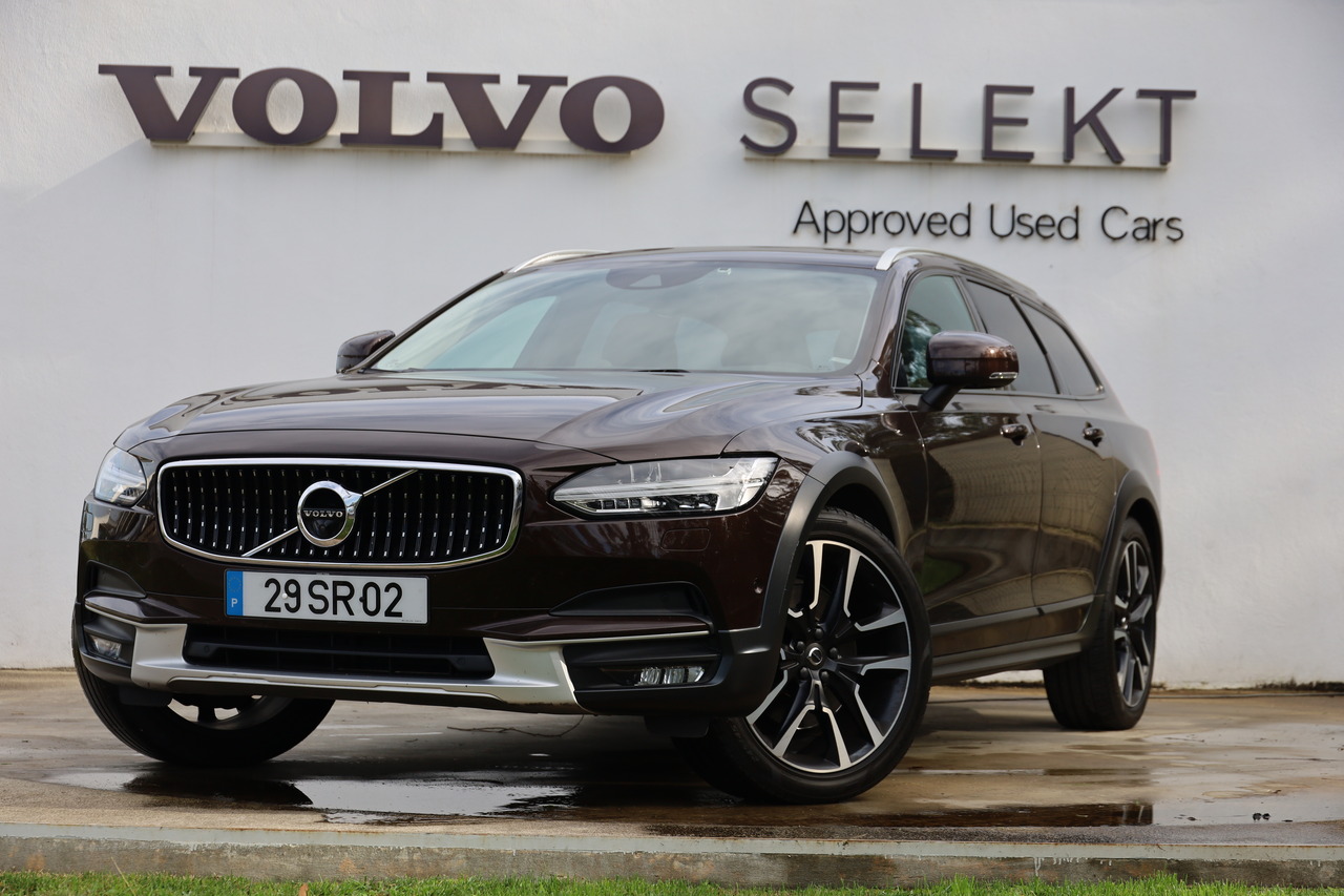 V90 Cross Country D4 Pro Geart.
