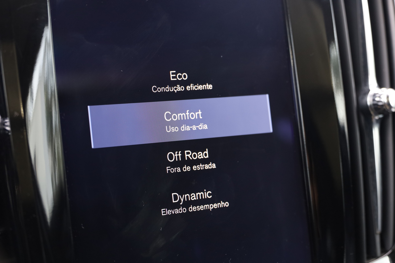 V90 Cross Country D4 Pro Geart.