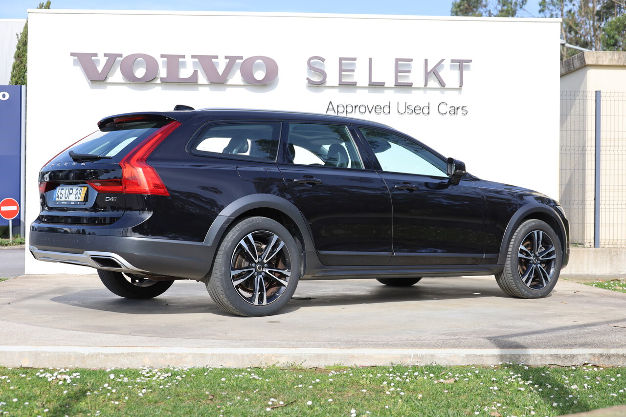 V90 Cross Country D4 Pro Geart. AWD