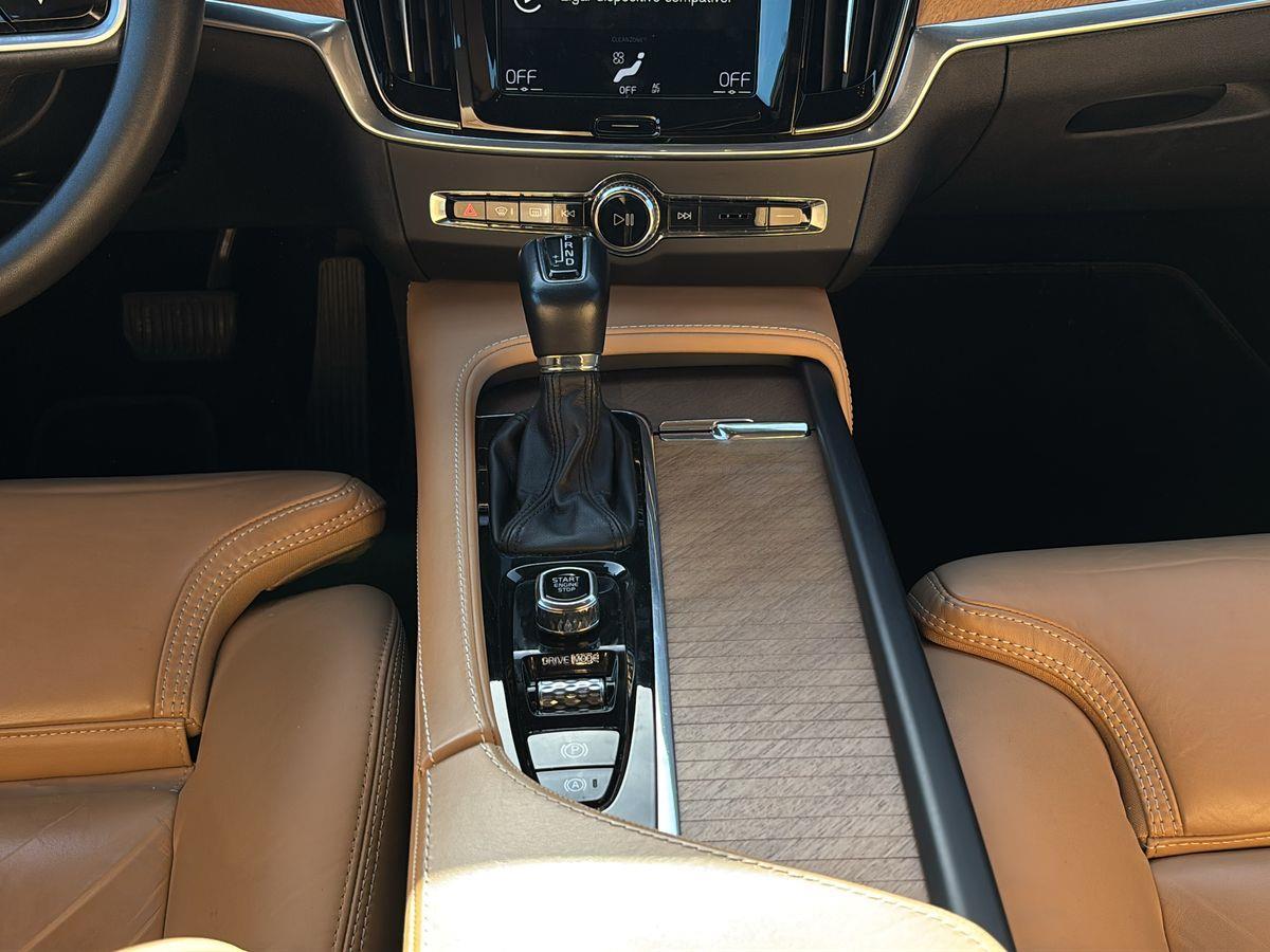 V90 D4 Inscription Geart.