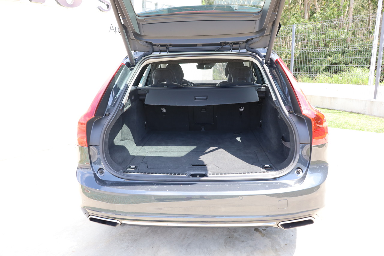 V90 D4 Inscription Geart.