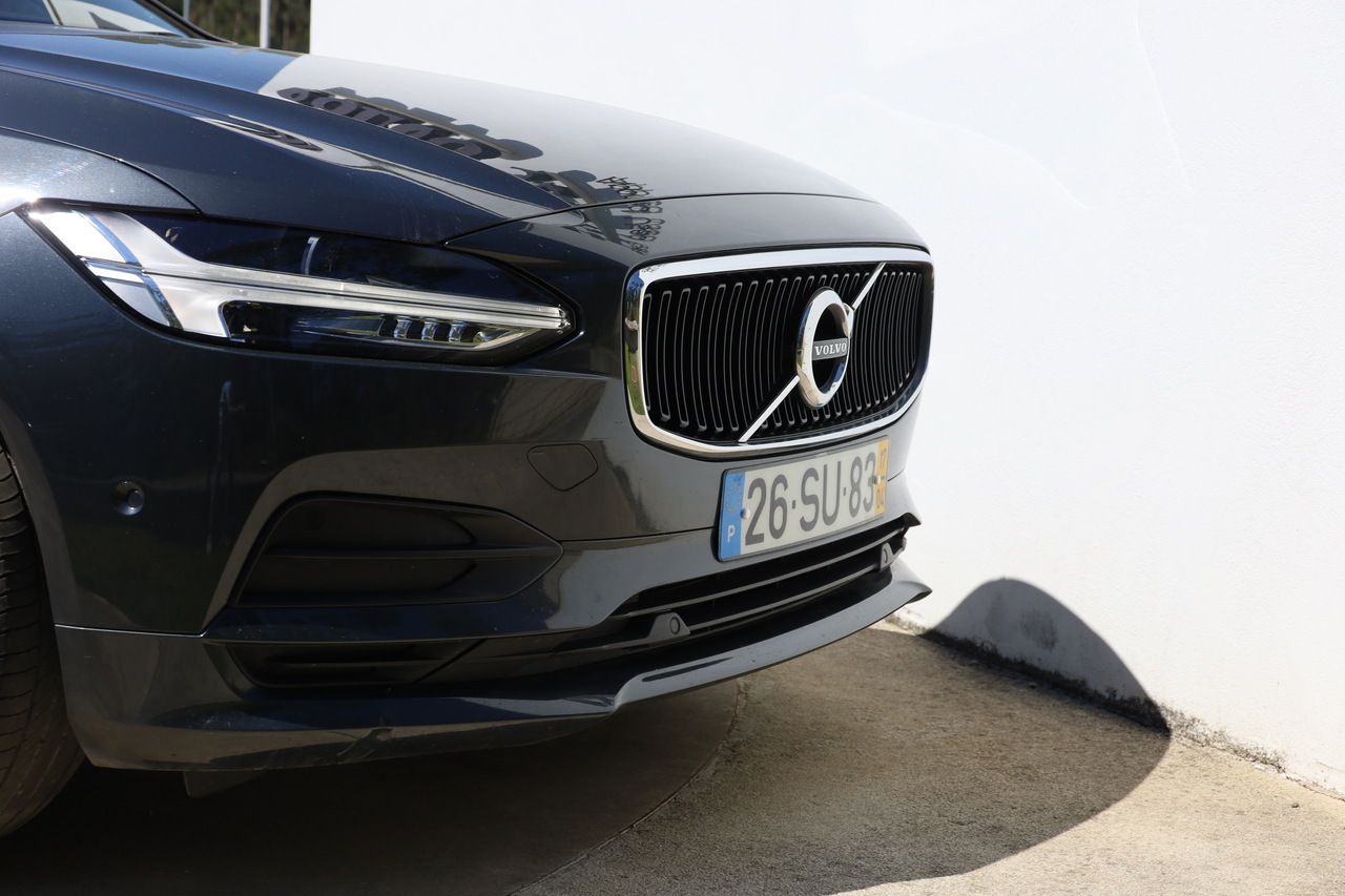 V90 D4 Momentum Geart.