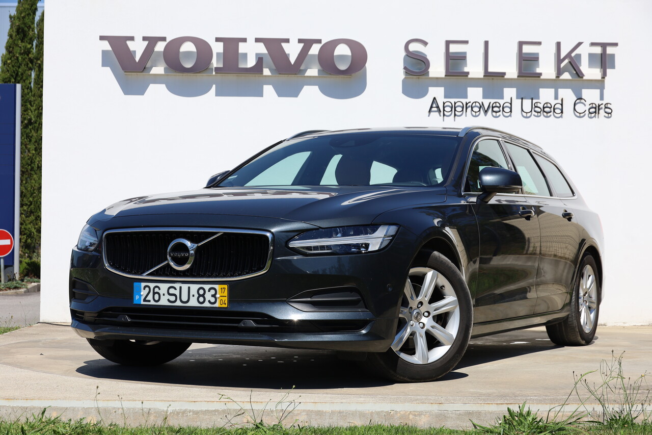 V90 D4 Momentum Geart.