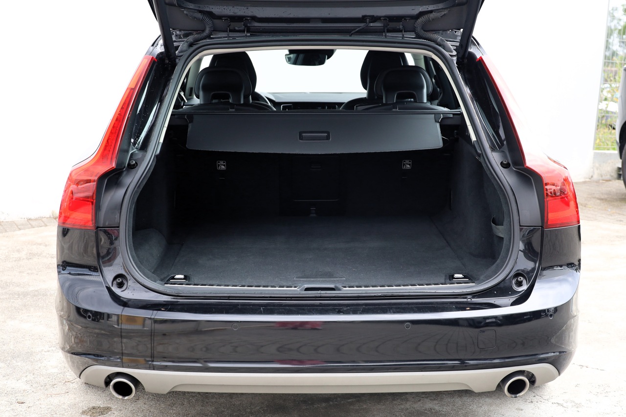 V90 D4 Momentum Geart.