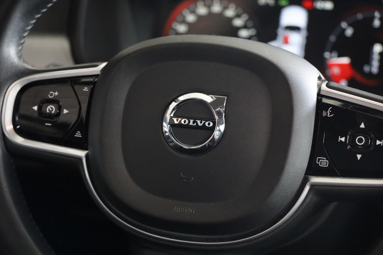 V90 D4 Momentum Geart.
