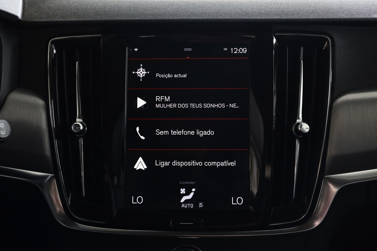 V90 D4 Momentum Geart.