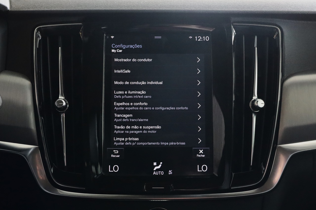 V90 D4 Momentum Geart.
