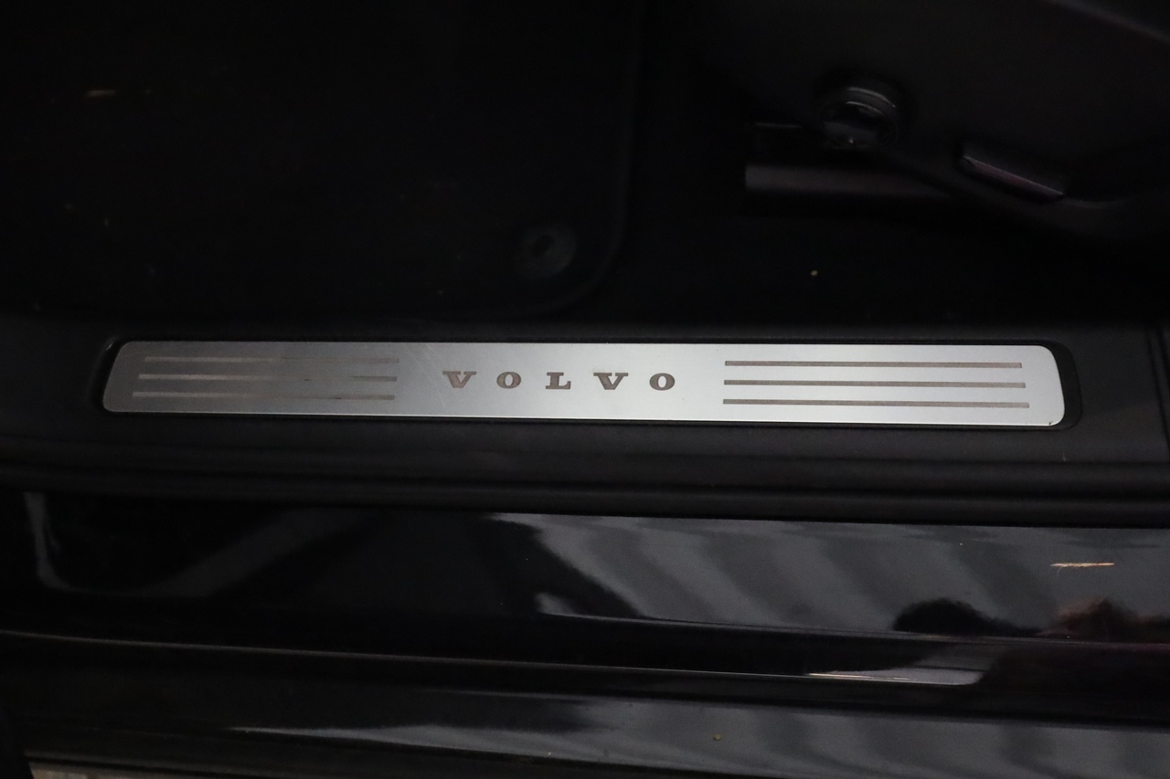 V90 D4 Momentum Geart.