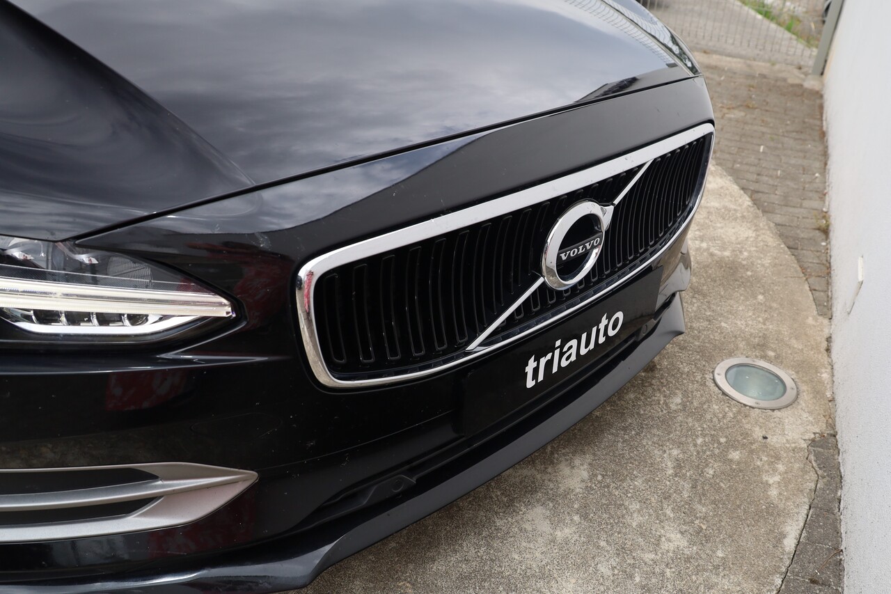 V90 D4 Momentum Geart.