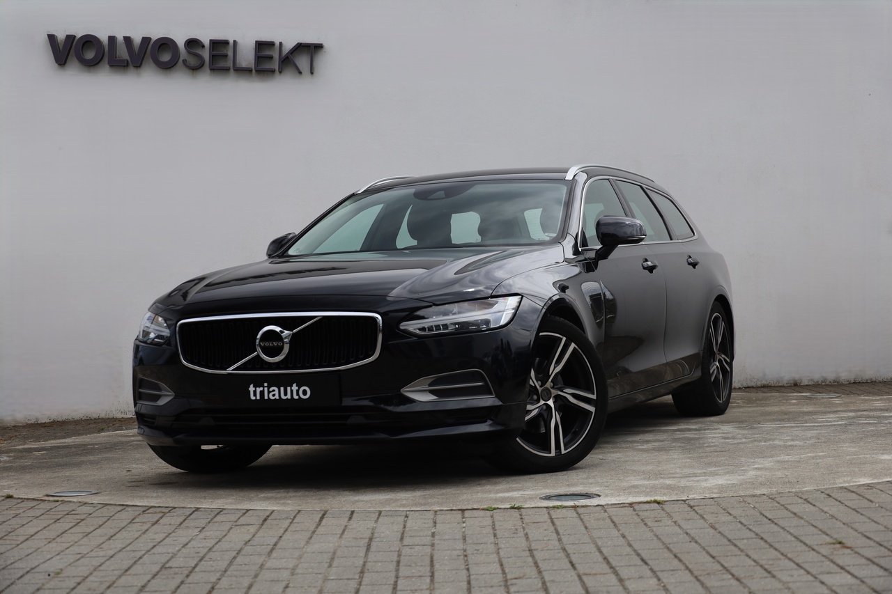 V90 D4 Momentum Geart.