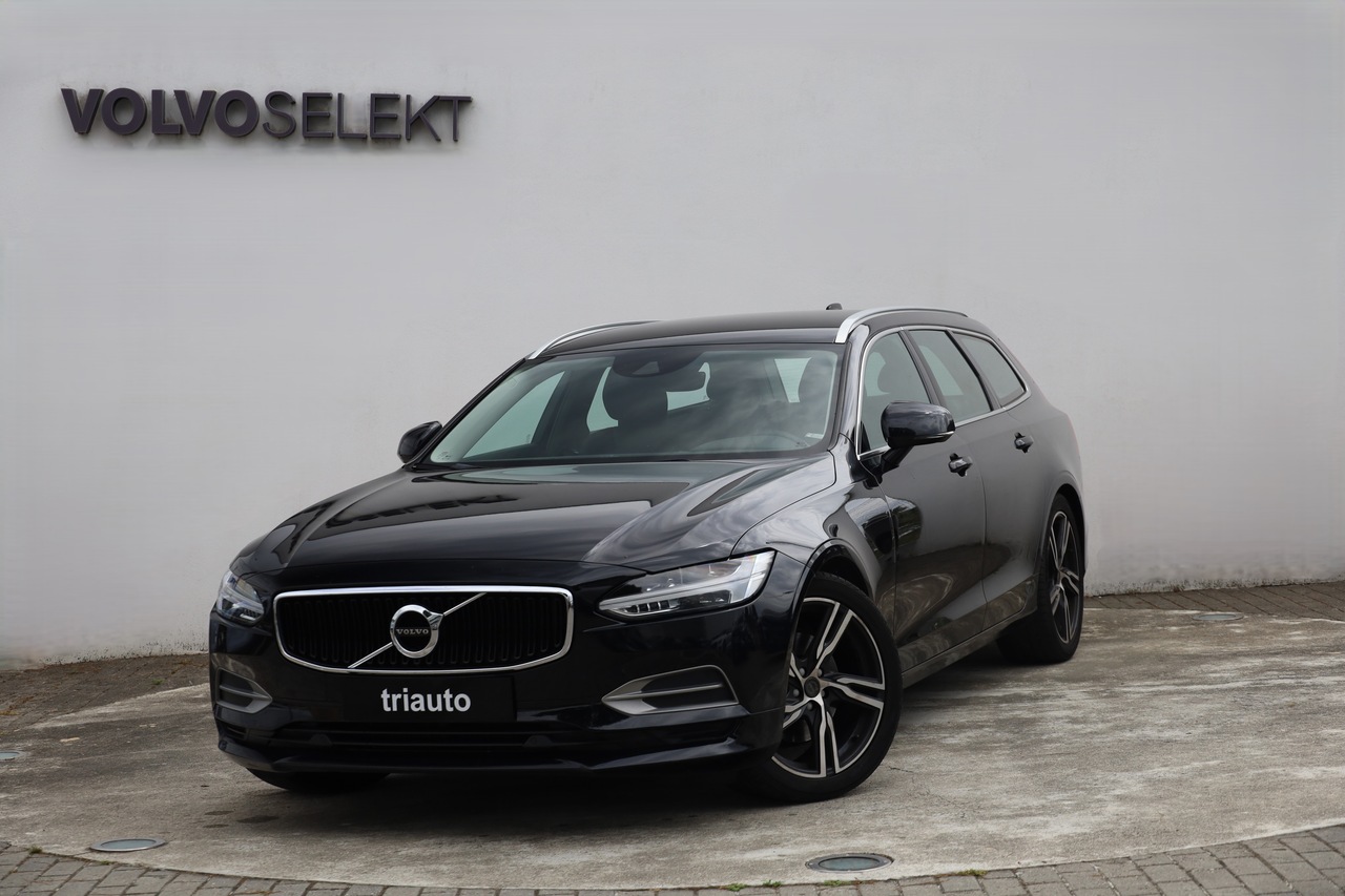 V90 D4 Momentum Geart.