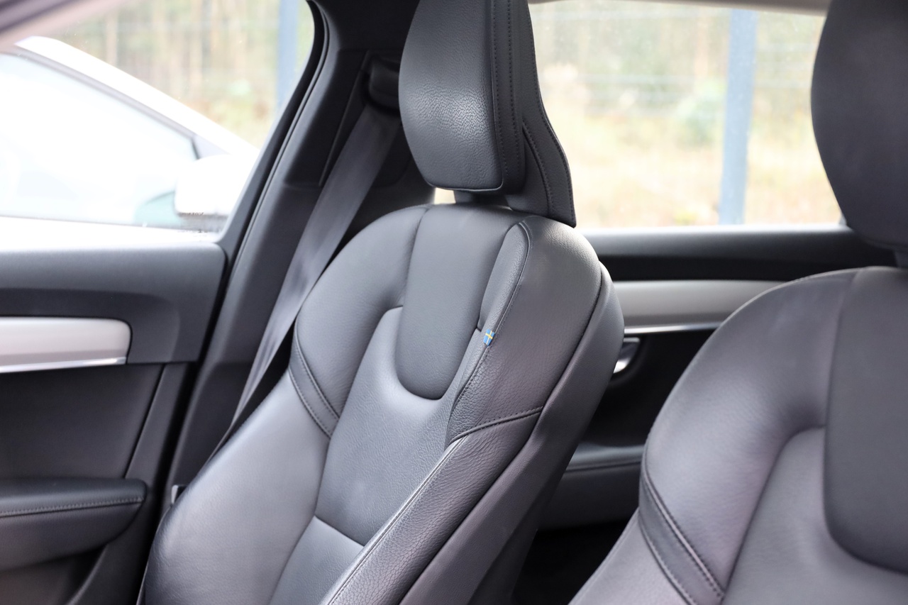 V90 D4 Momentum Plus Geart.