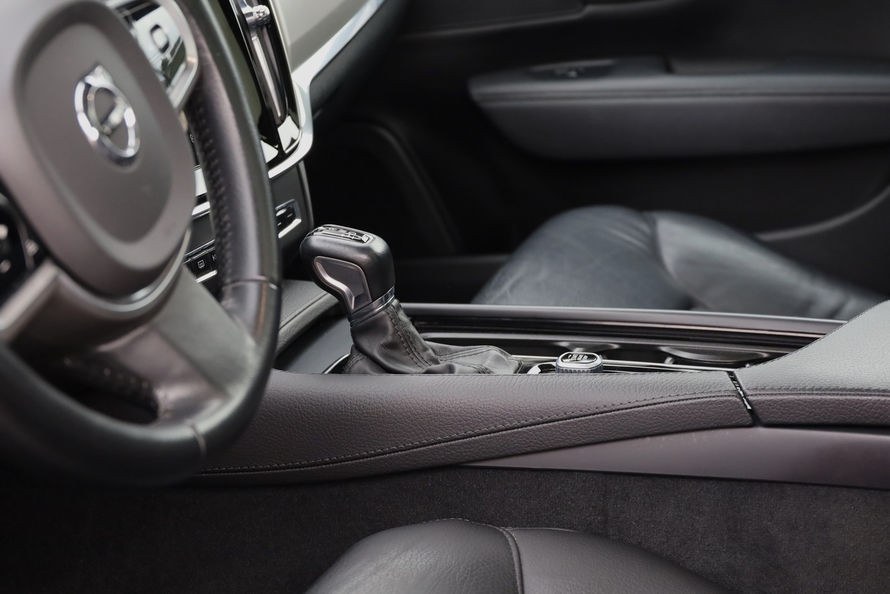 V90 D4 Momentum Plus Geart.