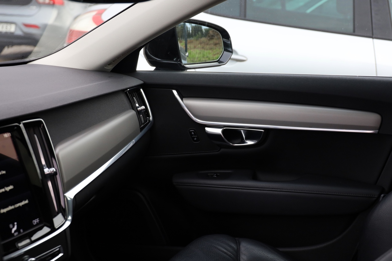 V90 D4 Momentum Plus Geart.