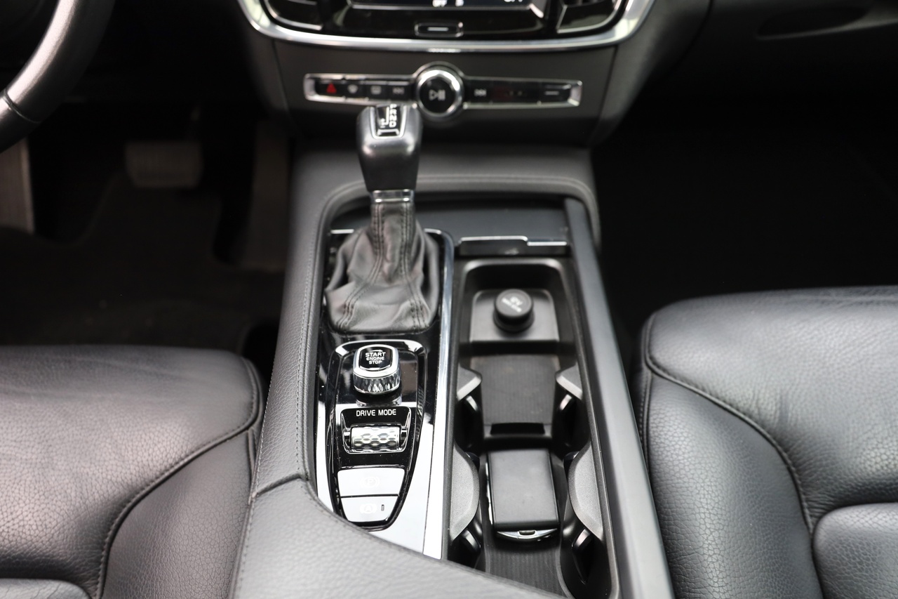 V90 D4 Momentum Plus Geart.